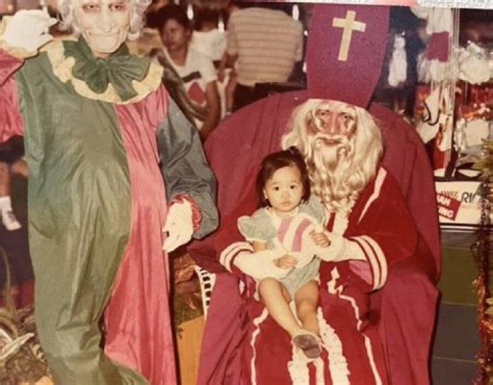 44 Creepy Mall Santas That Likely Left Kids Traumatized