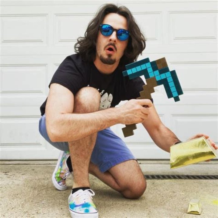 Brenttelevision Age | Wiki, Net worth, Bio, Height, Girlfriend?