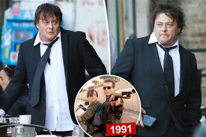 How tall is Edward Furlong