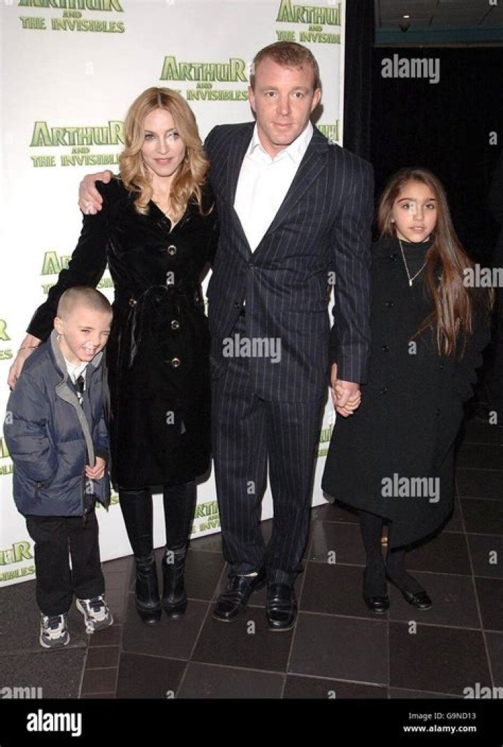 How tall is Guy Ritchie