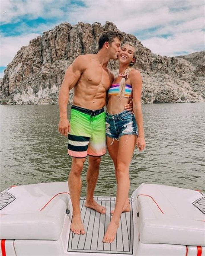 Josh Brueckner Bio | Age, Wiki, Net worth, Jatie Vlogs, Height, Girlfriend|