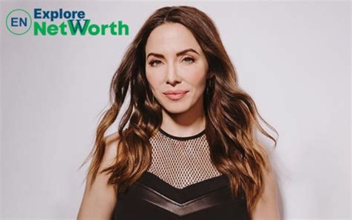 Whitney Cummings Net Worth, Bio, Age, Wiki, Height, Zodiac, Relationships & Filmography